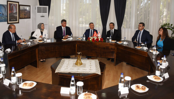 Dışişleri Bakanı Ertuğruloğlu, Oktay Başkanlığındaki TBMM Dışişleri Komisyonu heyeti ile görüştü