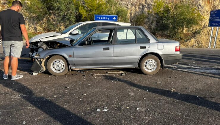 Yeşilköy – Yenierenköy anayolunda trafik kazası.. 2 yaralı