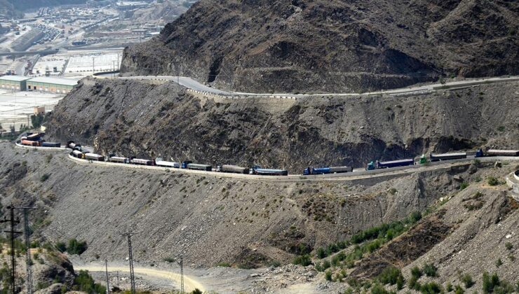 Pakistan-Afganistan sınırının kapalı olması 1 milyon dolar kayba yol açtı