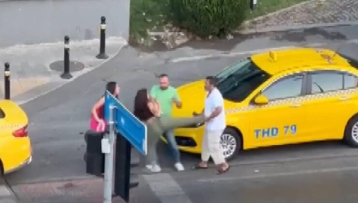 Beyoğlu’nda taksici ile kadınların kavgası kamerada