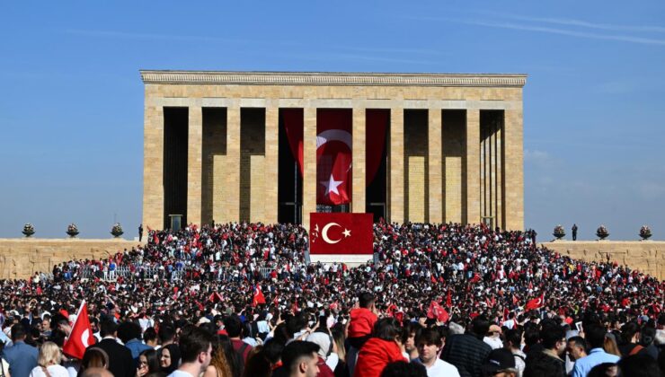 Anıtkabir’de Cumhuriyet’in 100. yıl dönümü coşkusu