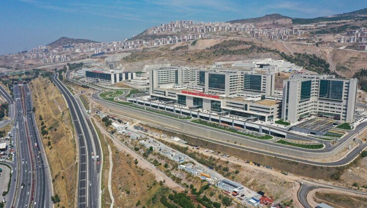 İzmir Şehir Hastanesi hasta kabulüne başladı