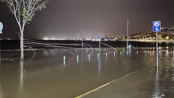 Kocaeli’de deniz taştı: Otopark su altında kaldı