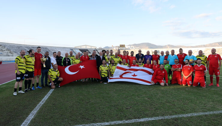 Meclis Takımı ile Londra Türk Masterları maç yaptı