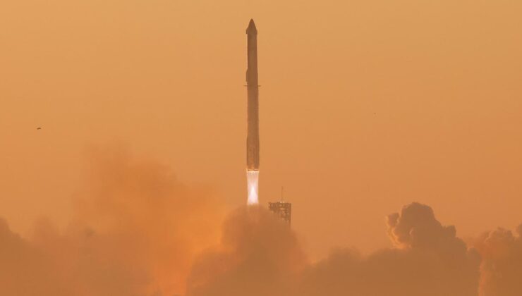 Starship’in test uçuşunun 8’inci dakikasında roketle bağlantı kesildi