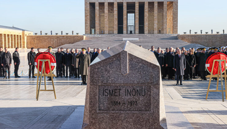 İkinci Cumhurbaşkanı İsmet İnönü, vefatının 50. yılında mezarı başında anıldı