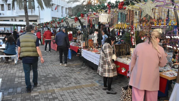 Vatandaşlar dünyaya barış, kendilerine ve ailelerine sağlık ve huzur diledi