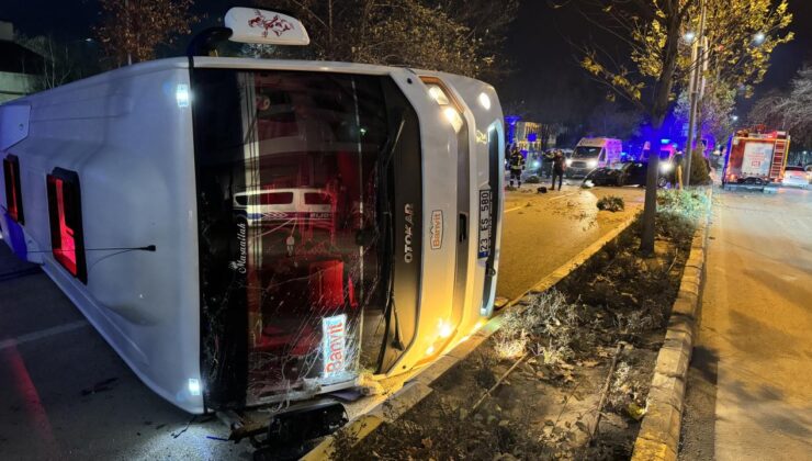 Elazığ’da midibüs ile otomobilin çarpıştığı kazada 5 kişi yaralandı