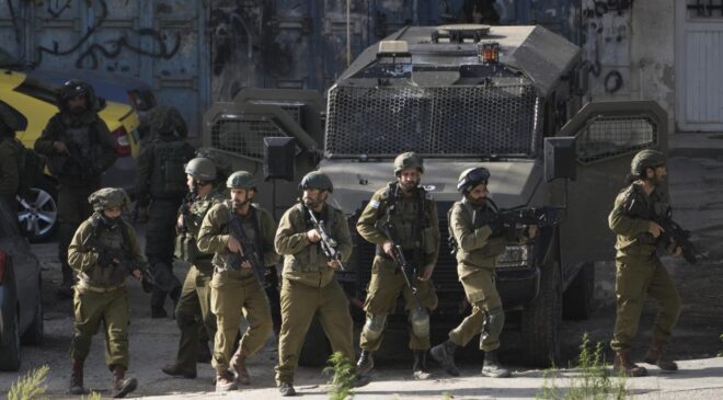 İsrail askerleri Batı Şeria’da 15 Filistinliyi gözaltına aldı