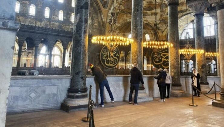 Ayasofya’nın müzeye çevrildiği iddiası yalanlandı