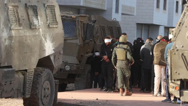 İsrail güçleri işgal altındaki Batı Şeria’da 35 Filistinliyi gözaltına aldı