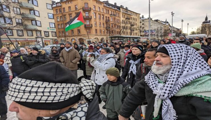 İsveç’te yüzlerce kişi İsrail’in Gazze’deki etnik temizliğini durdurmasını istedi