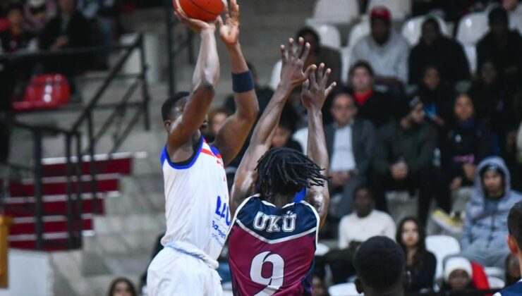 BAÜ farklı galip; 67-44