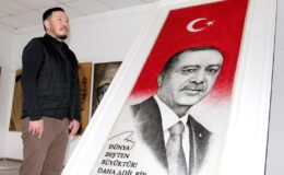 Kırgız ressam, 70 bin çivi ve tel ile Cumhurbaşkanı Erdoğan’ın portresini yaptı