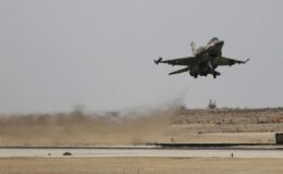 Lübnan’da İsrail uçakları kaynaklı “sonik patlama” paniğe neden oldu