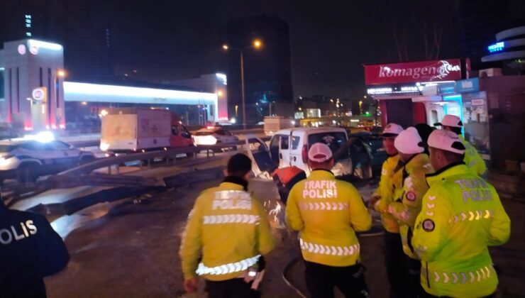 Kartal’da kontrolden çıkan araç bariyerlere ve taksiye çarptı: 4 yaralı