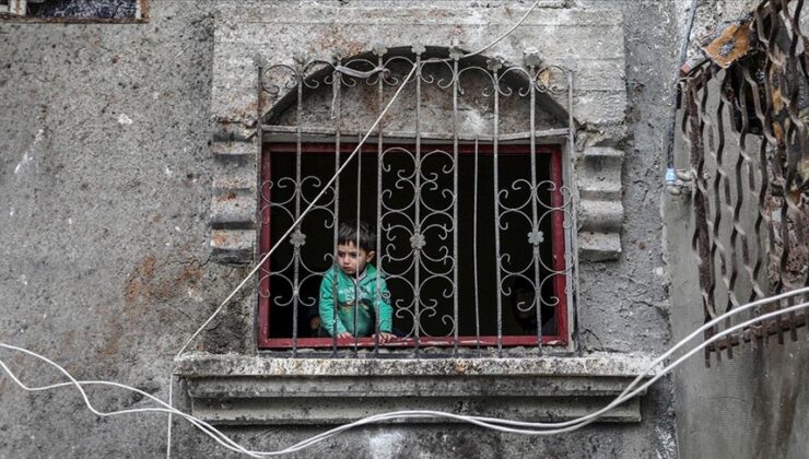 İsrail’in Batı Şeria’daki gece baskınlarında çok sayıda kişi gözaltına alındı