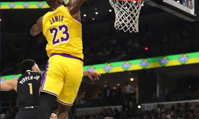 Lakers, LeBron’la coştu