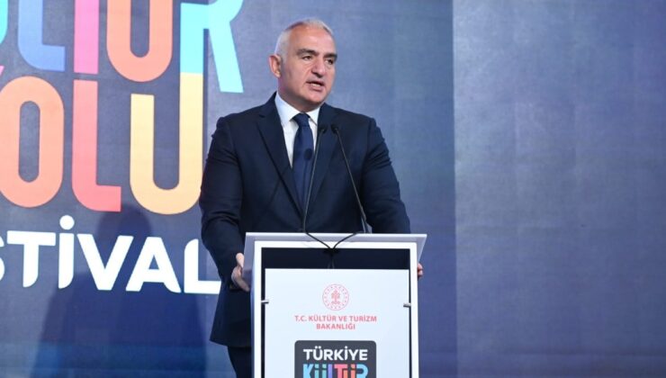 Bakan Ersoy: Türkiye’ye festival iklimi yaşatacağız