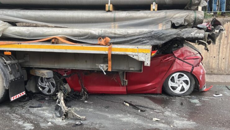 Tırın altına giren otomobil yandı, sürücü hayatını kaybetti