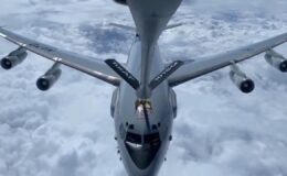 Hava Kuvvetleri’nin tanker uçağı NATO uçağına yakıt ikmali yaptı