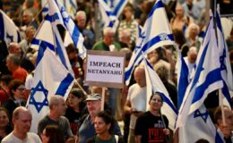 İsrailliler Netanyahu’nun istifası için yine sokaklara indi