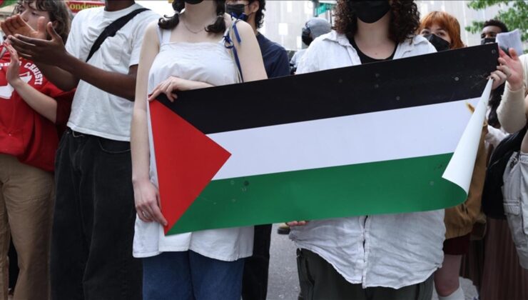 ABD’de Filistin destekçisi öğrencilerin taleplerini onaylayan Rektör üniversiteden uzaklaştırıldı