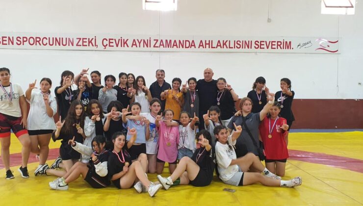 Kadınlarda Lapta Türk Birliği, 12 madalya ile dikkat çekti