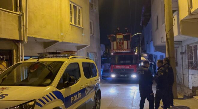 Bursa’da ailesini rehin alan kişiyi polis ikna etti