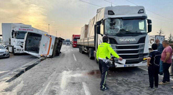 Eskişehir’de iki tır ile otobüsün karıştığı kazada 7 kişi yaralandı