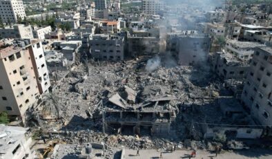 BM: Gazze’de 360 bin yapı kısmen zarar gördü veya tamamen yıkıldı