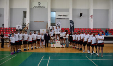 19 Mayıs Gençlik Haftası kapsamında badminton turnuvası düzenlendi