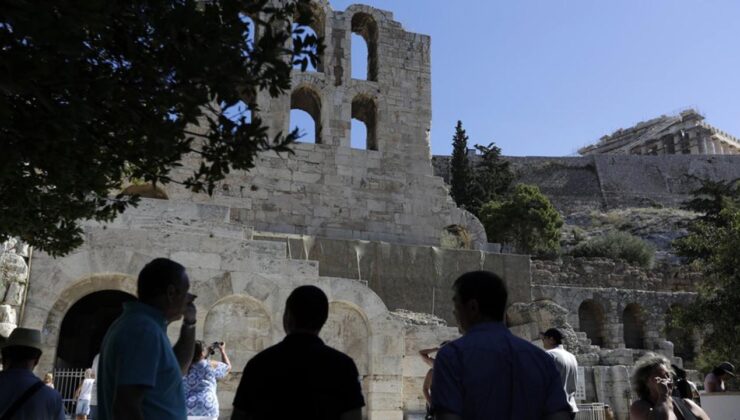 Yunanistan’da aşırı sıcaklar nedeniyle Akropolis öğle saatlerinde ziyarete kapatıldı