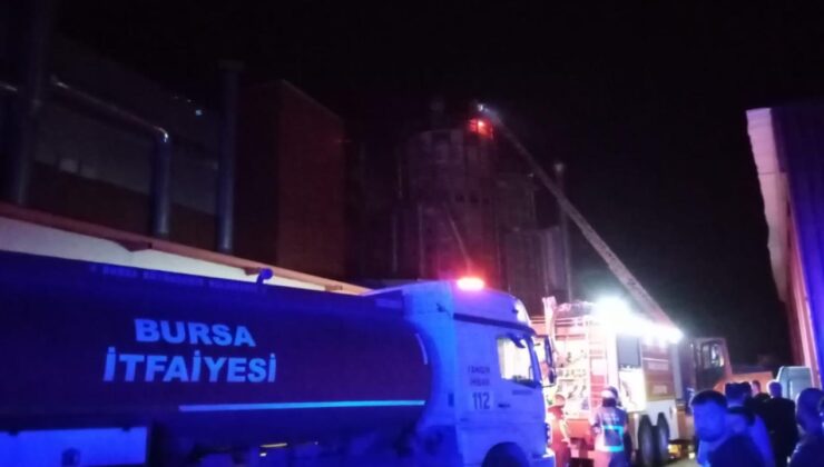 Bursa’da sandalye fabrikasında yangın: 4 işçi dumandan etkilendi