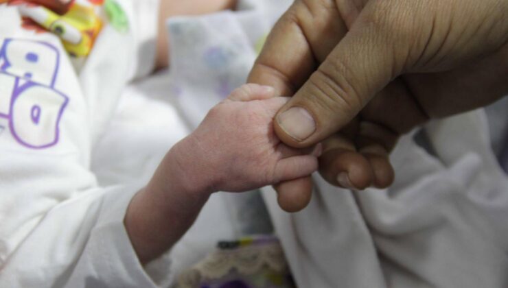 İsrail ordusunun, Gazze’nin kuzeyinde bir evi vurması sonucu 1 bebek öldü