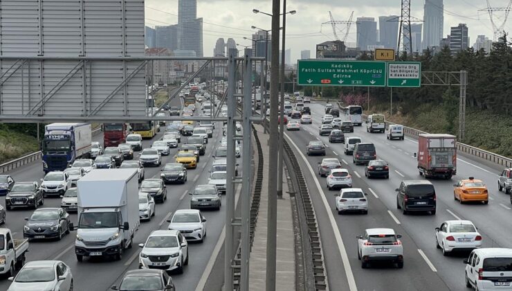 İstanbul’da bayram tatili öncesi trafik yoğunluğu yaşanıyor