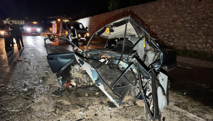 Kastamonu’da otomobil ile hafif ticari araç çarpıştı: 2’si ağır 5 kişi yaralandı