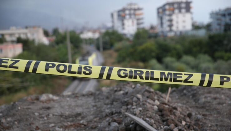 Hatay’da üst geçit çalışmasında toprak altında kalan işçi yaralandı