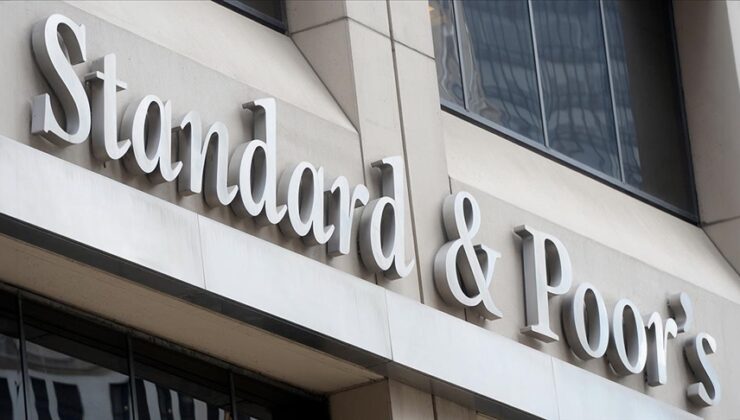 S&P, Fransa’nın kredi notunu düşürdü