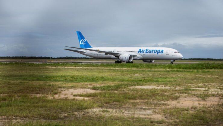 İspanya’dan Uruguay’a giderken türbülanstan Brezilya’ya acil iniş yapan uçaktaki 36 kişi yaralandı