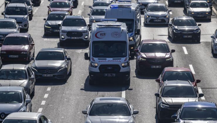 Ambulanslara yol açan ‘fermuar sistemi’ yaşama tutunma şansını artırıyor