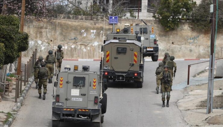 Filistinli gruplar, Gazze’de İsrail ordusuna ait askeri araçları ve toplanma alanlarını hedef aldı