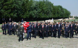 TC Cumhurbaşkanı Erdoğan başkanlığındaki devlet erkanı, Anıtkabir’i ziyaret etti