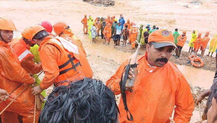 Hindistan’ın güneyindeki toprak kaymalarında ölü sayısı 358’e çıktı