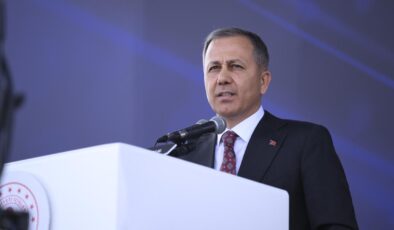 Bakan Yerlikaya: Yunan Sahil Güvenlik botlarının ihlali kabul edilemez