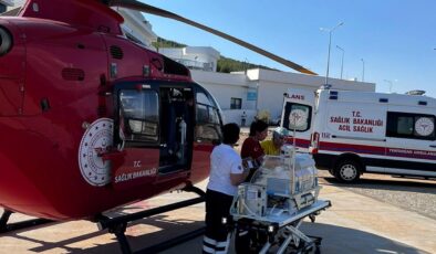 Ambulans helikopter 1 aylık bebek için havalandı