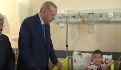 Cumhurbaşkanı Erdoğan Gölcük Devlet Hastanesi’ni ziyaret etti