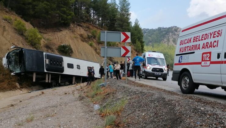 Burdur’da yolcu otobüsü şarampole devrildi: 8 yaralı