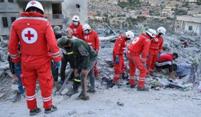 Katil İsrail’in Lübnan’daki saldırısında aynı aileden 9 kişi hayatını kaybetti