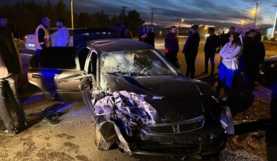 Elazığ’da iki otomobilin çarpıştığı kazada 5 kişi yaralandı